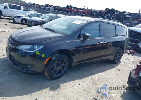 2019 Chrysler Pacifica Limited from USA, damaged, VIN 2C4RC1GG3KR617683